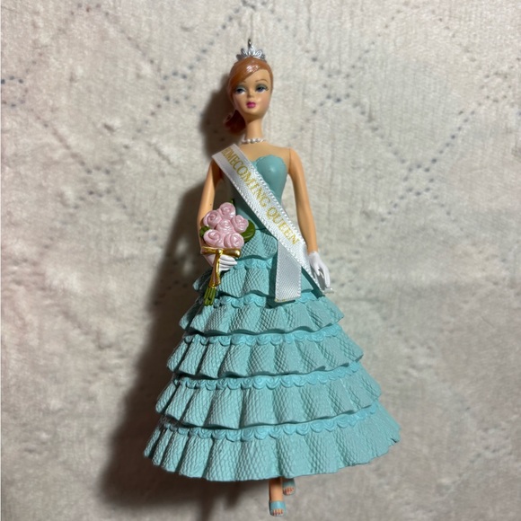Hallmark Barbie Ornament homecoming queen - Picture 4 of 5